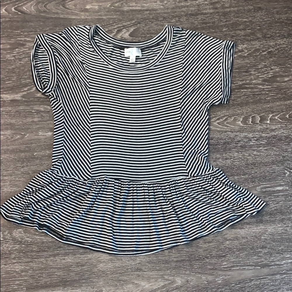 JUN & IVY PEPLUM BLACK AND WHITE TOP SIZE SMALL